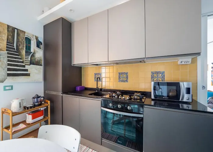 Artist House - De Vivo Realty 波西塔諾