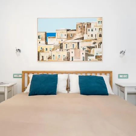 Artist House - De Vivo Realty