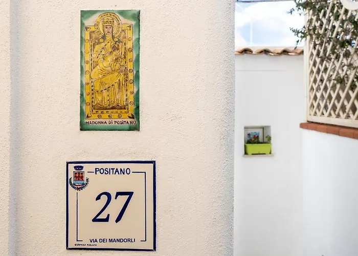 Artist House - De Vivo Realty