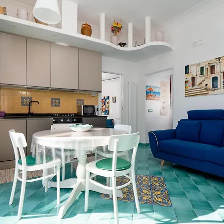 Будинок відпочинку Artist House - De Vivo Realty *