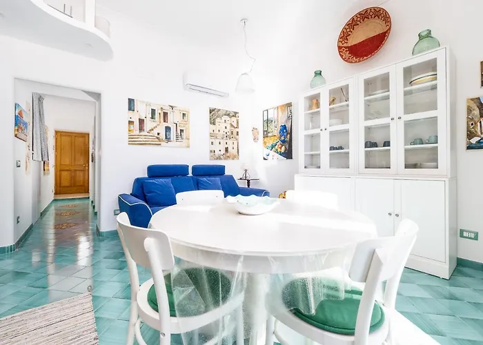 Semesterbostad Artist House - De Vivo Realty *